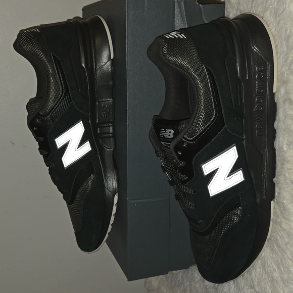 Mens' New Balance 997H Sneakers US 11 - Picture 4 of 5